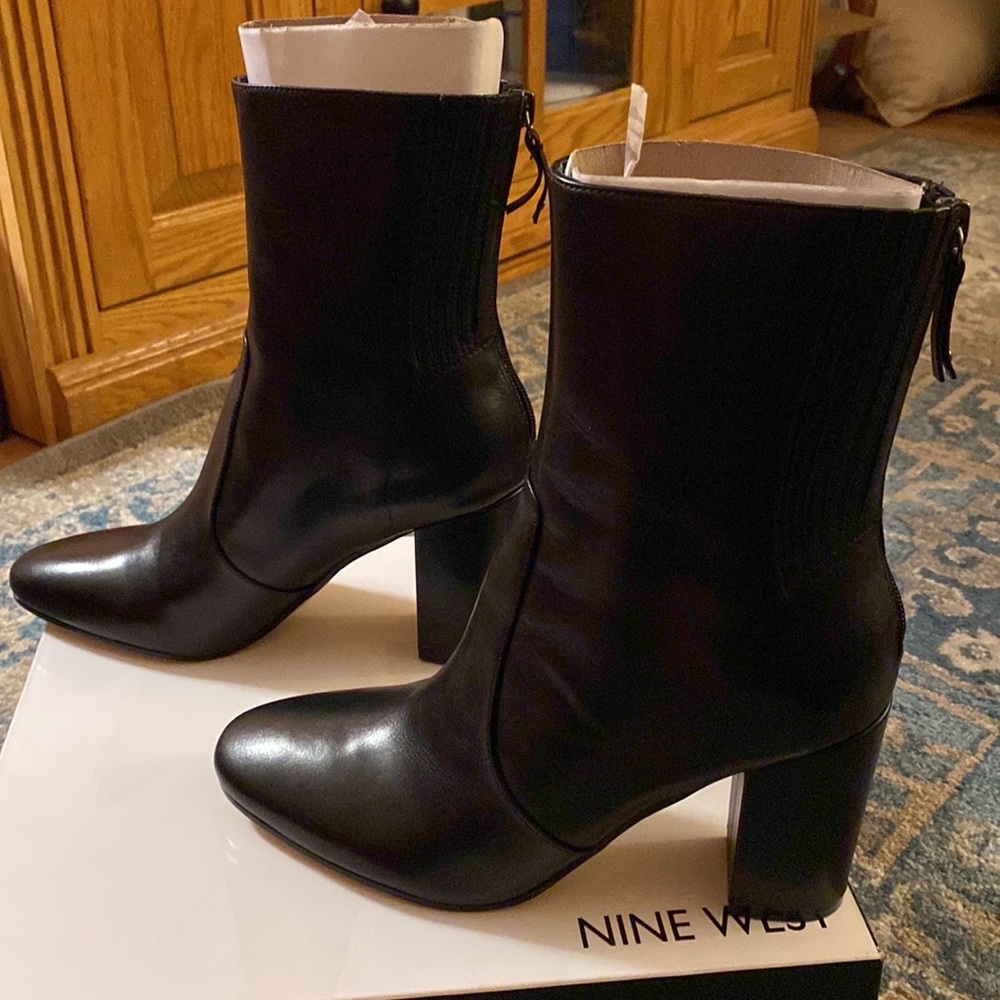 Women’s size 8 black leather boots